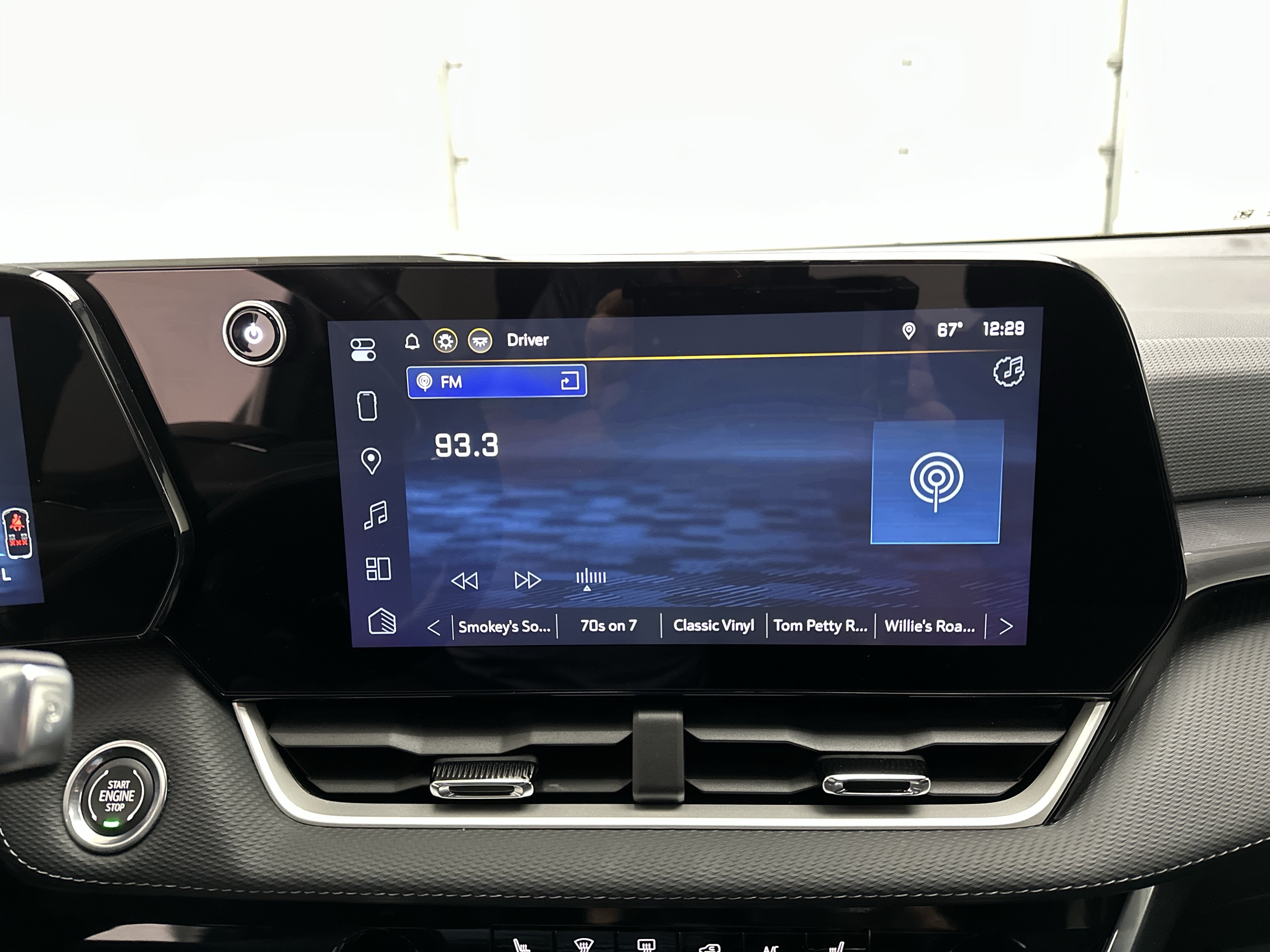 Used 2026 Chevrolet Equinox LT FWD image 25