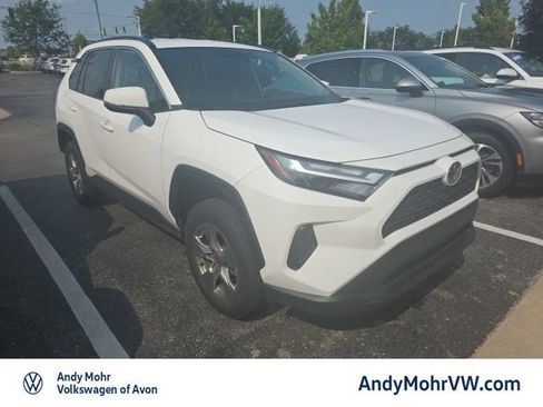 Used 2025 Toyota RAV4 XLE AWD/4WD image 2