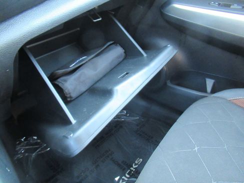 Used 2018 Nissan Kicks SR w/ Exterior Electronics Package image 29