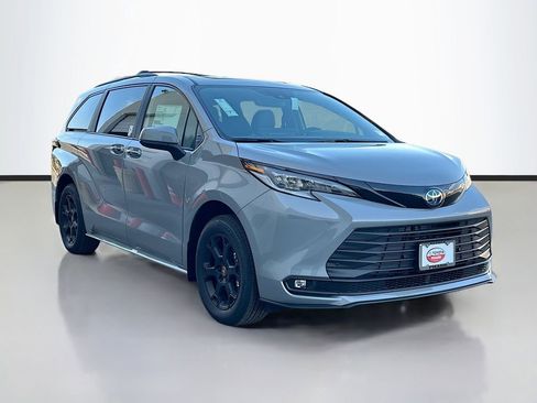 New 2025 Toyota Sienna XLE Woodland Edition image 3