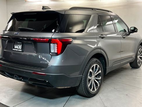 Used 2025 Ford Explorer ST-Line AWD/4WD image 5