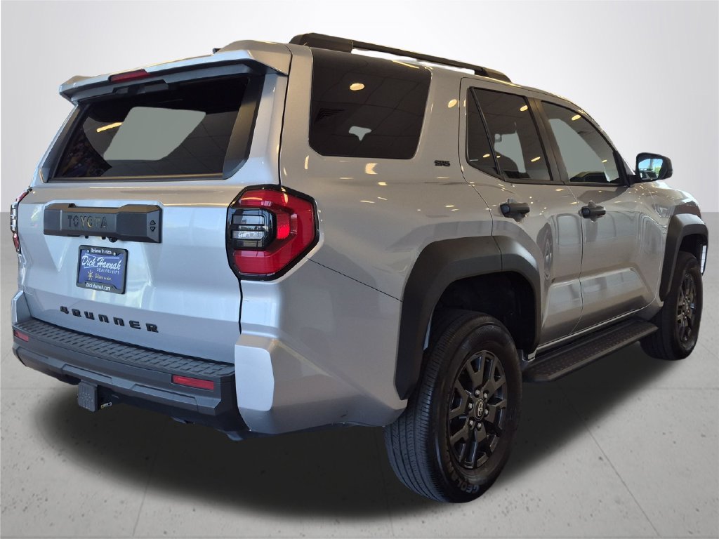 Used 2025 Toyota 4Runner SR5 AWD/4WD image 7