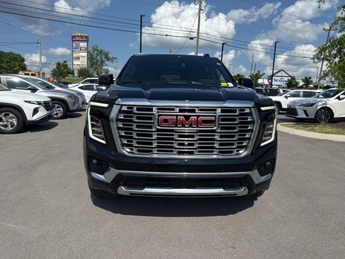 Used 2025 GMC Yukon XL Denali RWD image 2
