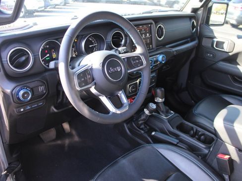 Used 2023 Jeep Wrangler Unlimited Rubicon 4xe image 8