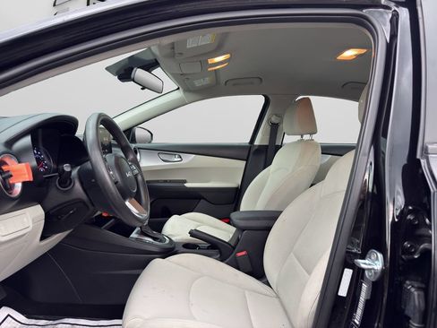 Used 2022 Kia Forte LXS FWD image 13