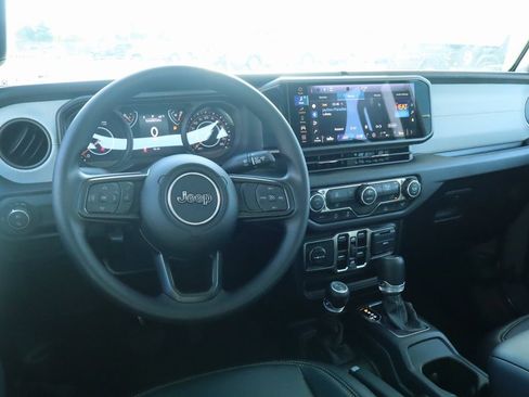 New 2025 Jeep Gladiator Sport image 2