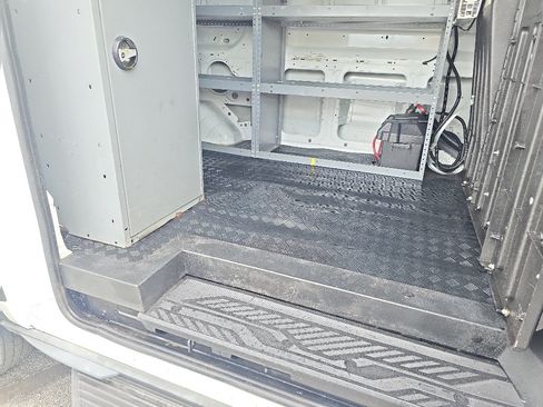Used 2016 Ford Transit 250 130 Low Roof RWD image 15