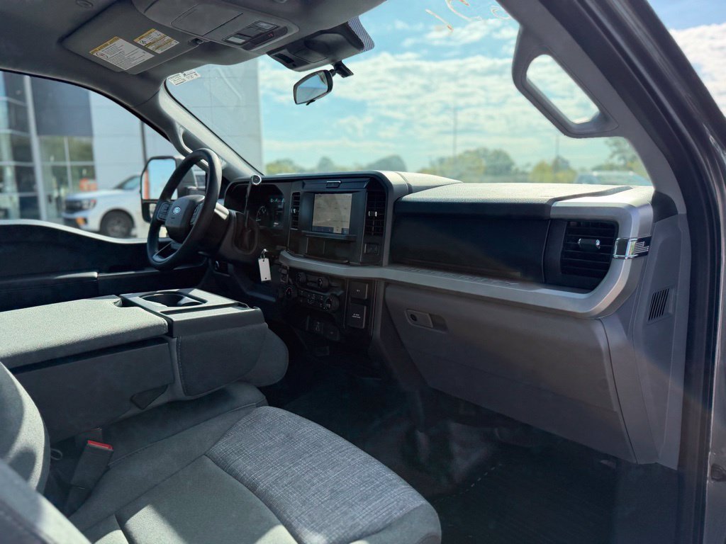 New 2027 Ford F250 XLT w/ FX4 Off-Road Package AWD/4WD image 9