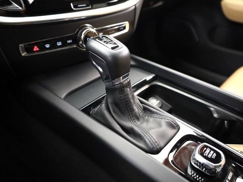 Used 2020 Volvo V60 T5 Cross Country w/ Protection Package Premier image 21