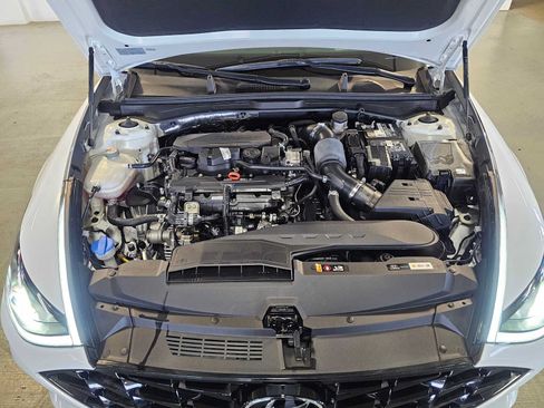Used 2023 Hyundai Sonata Limited w/ Cargo Package FWD image 9