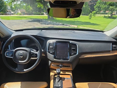 Used 2016 Volvo XC90 T6 Inscription w/ Convenience Package AWD/4WD image 14