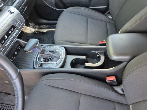 Used 2025 Hyundai Kona SEL FWD image 20