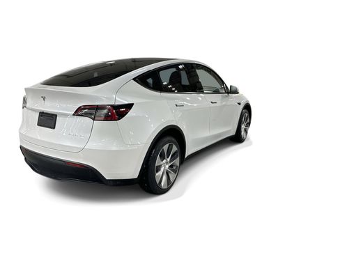 Certified 2023 Tesla Model Y Long Range AWD/4WD image 6