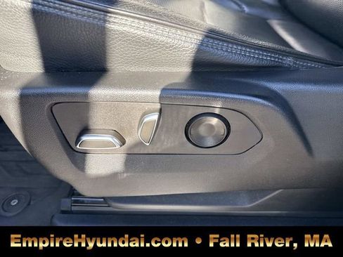 Used 2023 GMC Yukon XL Denali image 22