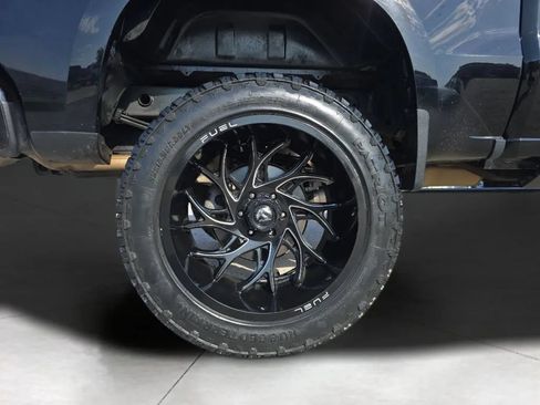 Used 2021 Chevrolet Silverado 1500 LT Trail Boss w/ Convenience Package II AWD/4WD image 37