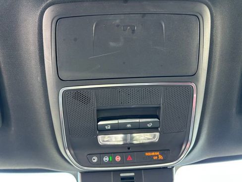 Used 2024 Chevrolet Traverse RS image 33