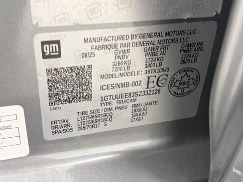 Used 2025 GMC Sierra 1500 AT4 w/ Technology Package AWD/4WD image 9