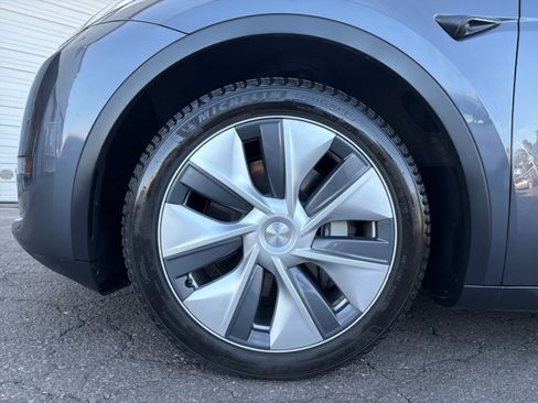Used 2023 Tesla Model Y Long Range AWD/4WD image 11