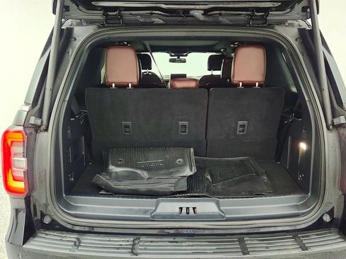 Used 2023 Ford Expedition Limited AWD/4WD image 23