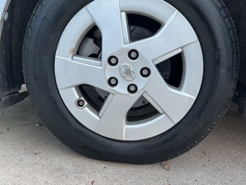 Used 2010 Toyota Prius Five FWD image 24