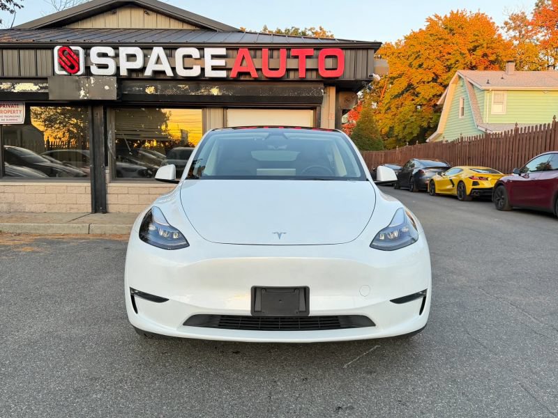 Used 2023 Tesla Model Y Long Range AWD/4WD image 2