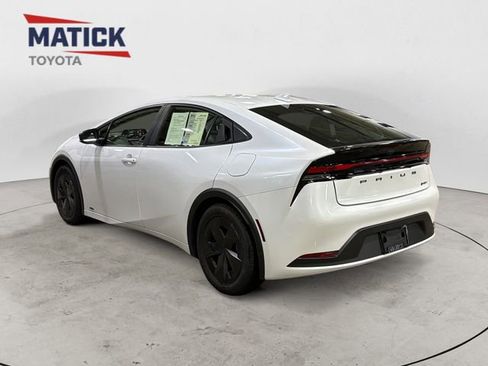 Used 2023 Toyota Prius LE AWD/4WD image 5
