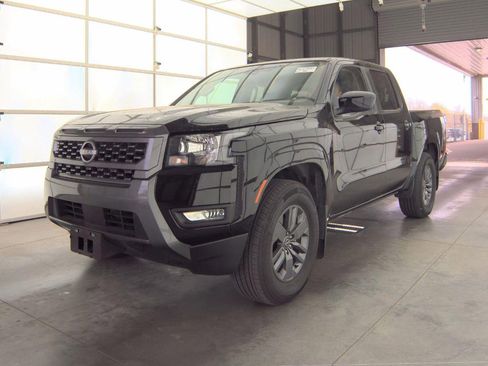 Used 2025 Nissan Frontier SV w/ SV Convenience Package image 3