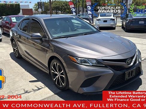 Used 2018 Toyota Camry SE FWD image 16