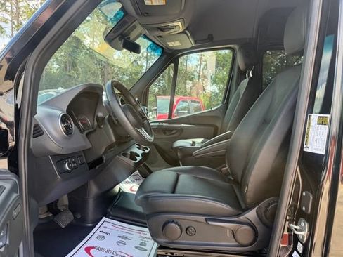 Used 2024 Mercedes-Benz Sprinter 2500 image 11