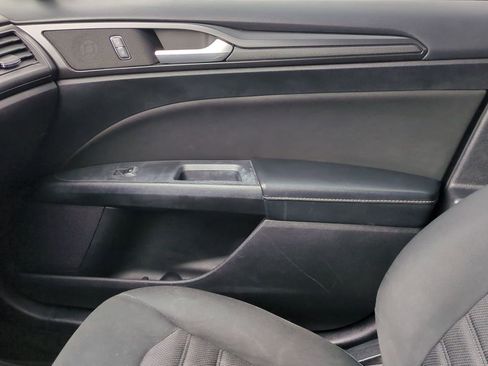 Used 2018 Ford Fusion S w/ Equipment Group 101A image 19