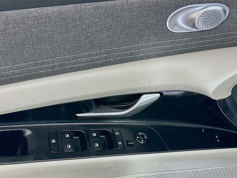 Certified 2024 Hyundai Elantra Limited image 18