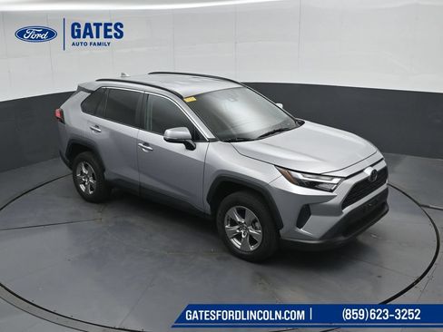 Used 2025 Toyota RAV4 XLE AWD/4WD image 46
