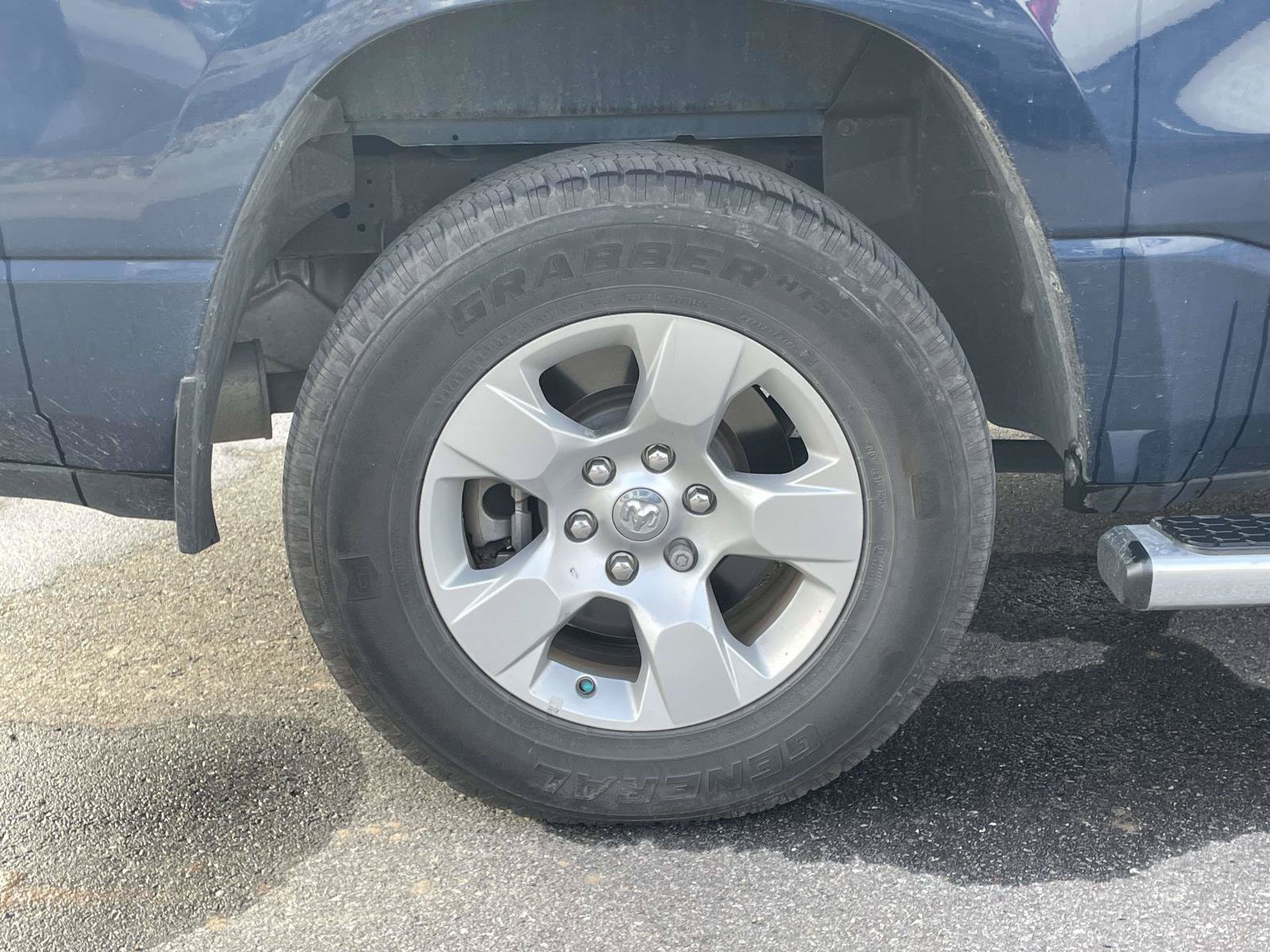 Used 2019 RAM 1500 Big Horn AWD/4WD image 5