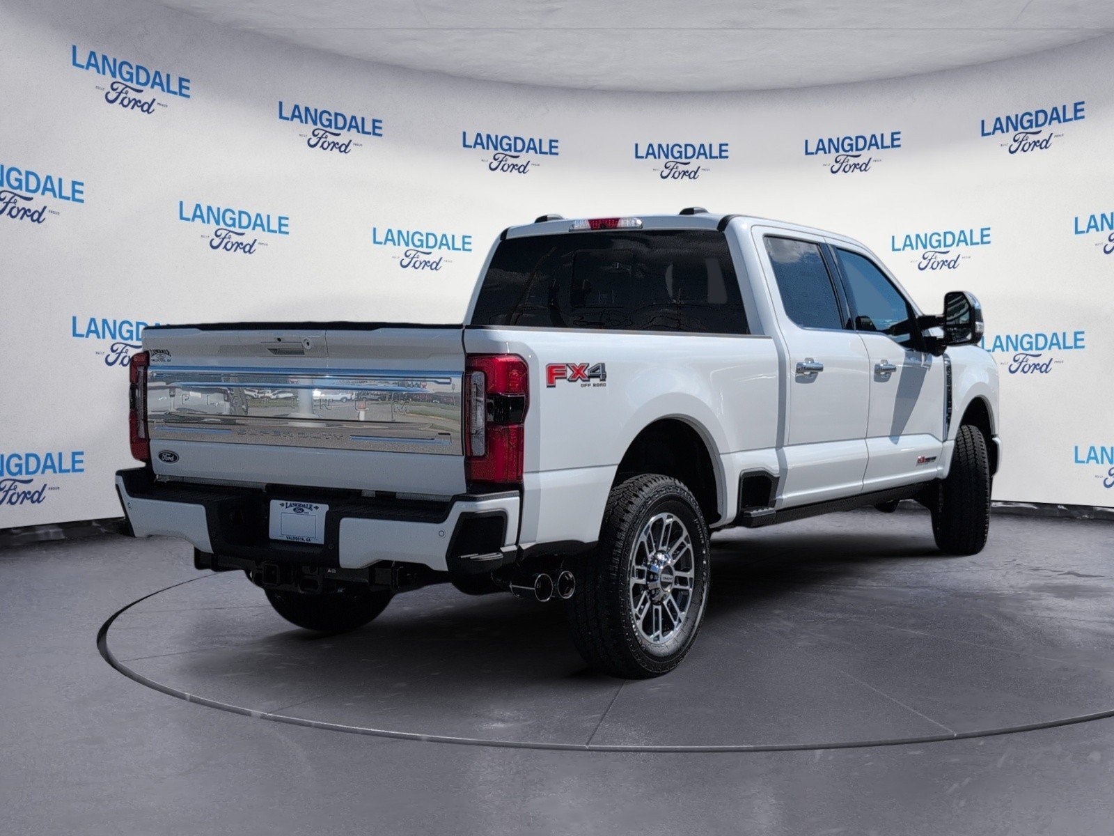 New 2027 Ford F250 Platinum w/ Platinum Plus Package AWD/4WD image 4