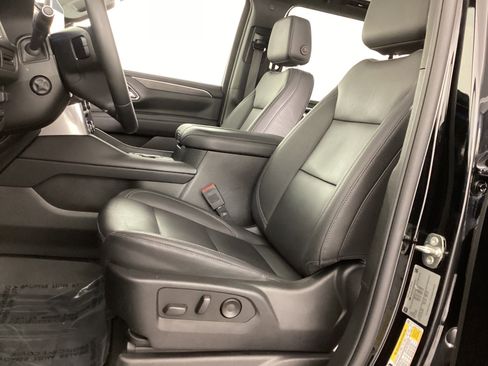 Used 2023 Chevrolet Suburban LT w/ LT Signature Package image 30