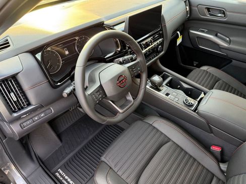 New 2026 Nissan Pathfinder Rock Creek image 4