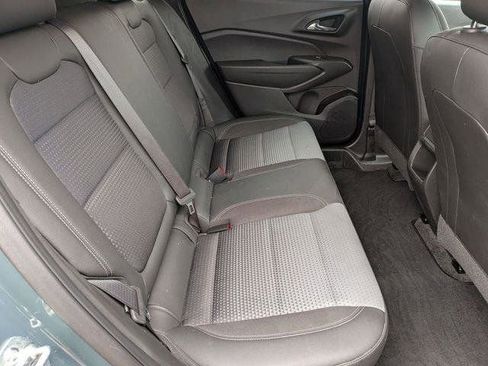 Used 2025 Chevrolet Trax LT w/ LT Convenience Package FWD image 29