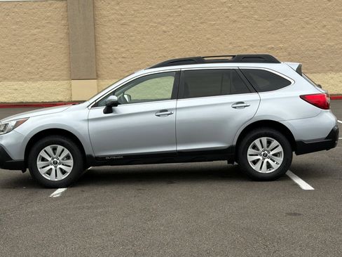 Used 2019 Subaru Outback 2.5i Premium image 7