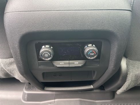 New 2026 Chevrolet Traverse LT w/ Sun and Wheel Package image 17