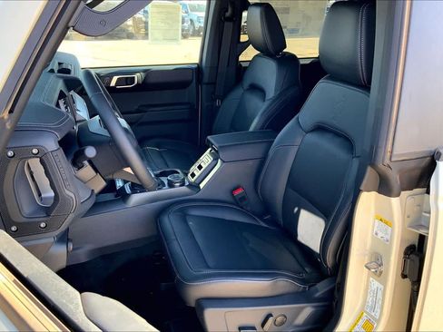 New 2026 Ford Bronco Outer Banks image 9