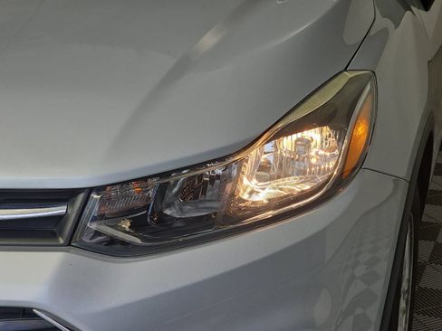 Used 2020 Chevrolet Trax LS FWD image 26