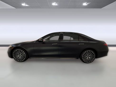Used 2023 Mercedes-Benz S 580 4MATIC Sedan image 2