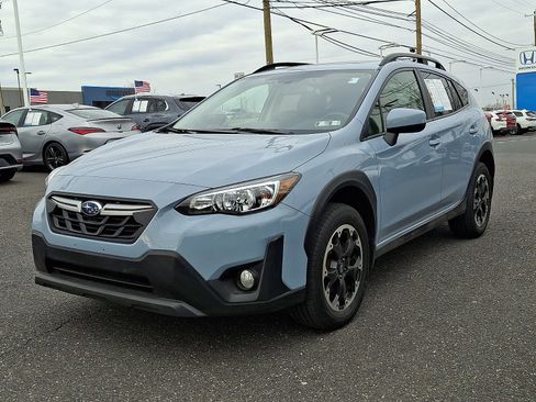 Used 2021 Subaru Crosstrek 2.0i Premium w/ Moonroof Package image 3