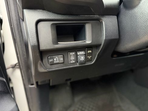 Used 2017 Toyota Tacoma TRD Off-Road image 29