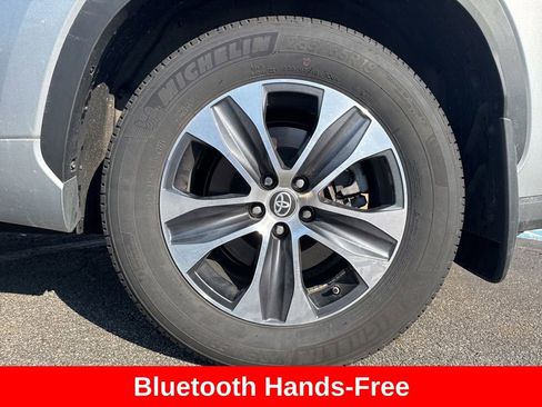 Used 2024 Toyota Highlander XLE image 17