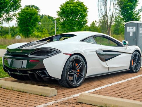 Used 2017 McLaren 570S Coupe RWD image 8