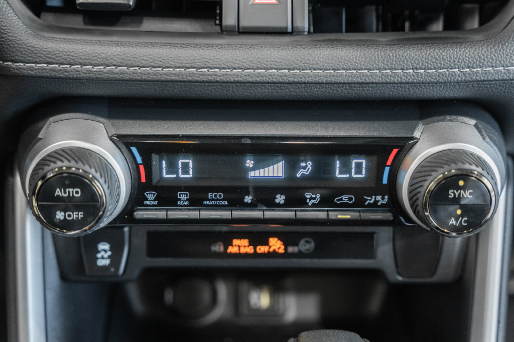 Certified 2025 Toyota RAV4 XLE AWD/4WD image 15