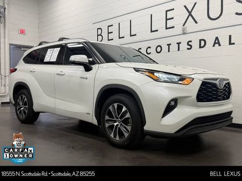 Used 2020 Toyota Highlander XLE FWD image 1