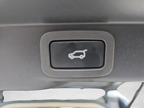 Used 2020 Land Rover Range Rover Sport SE AWD/4WD image 13