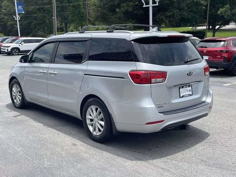 Used 2018 Kia Sedona LX w/ LX Essentials Premium Package FWD image 5